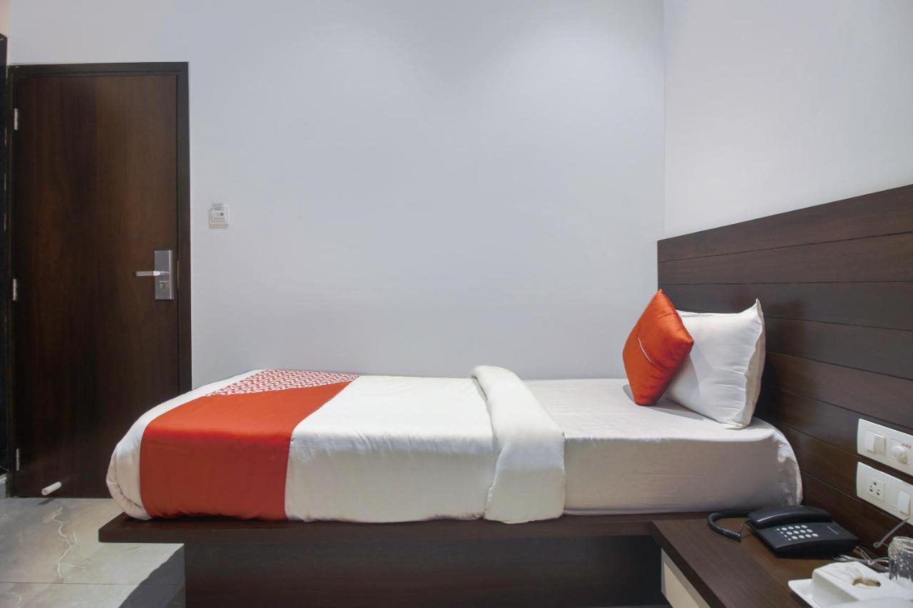 Hotel Flora Suites Bombay Eksteriør billede